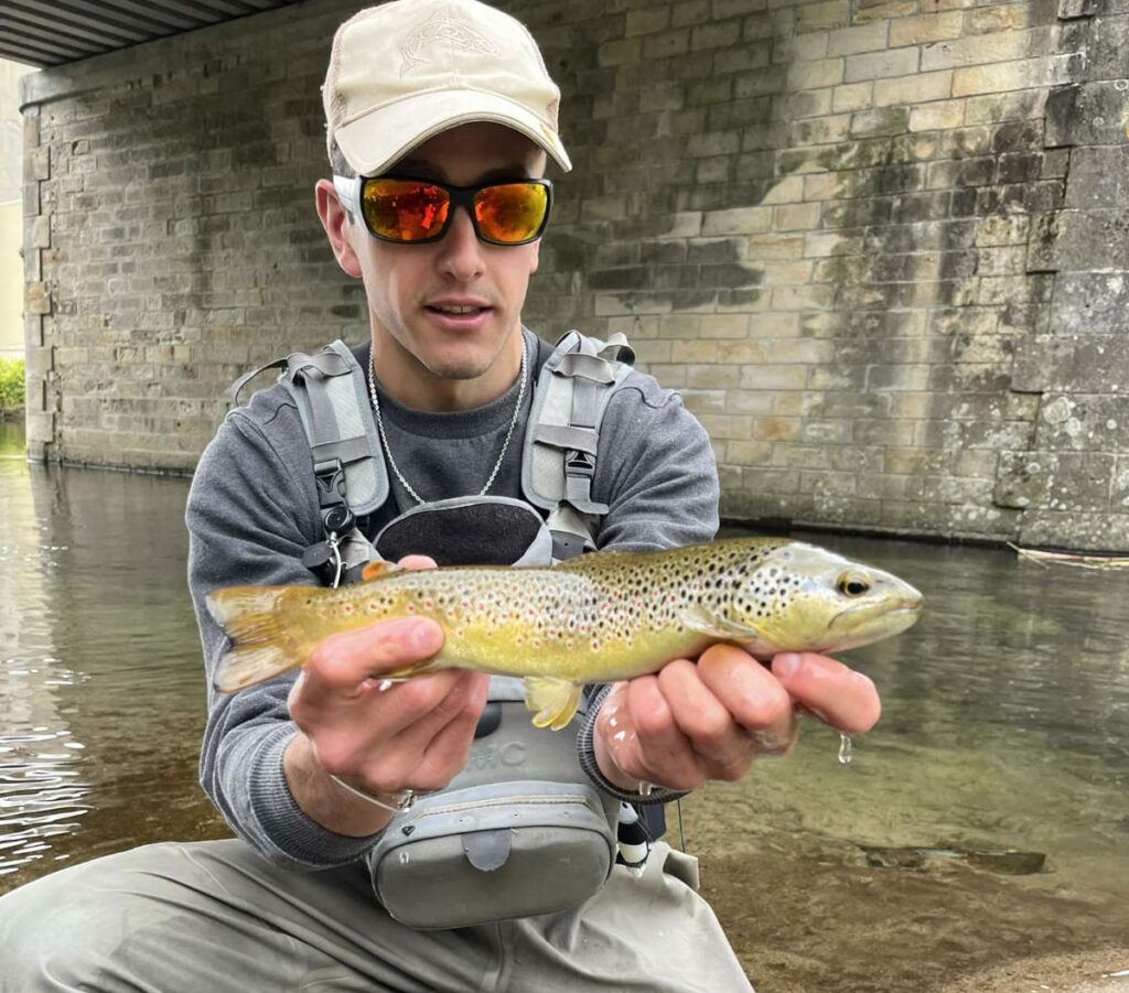 Guide de pêche et sa truite